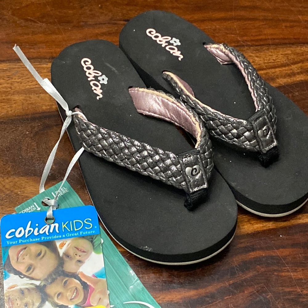 Cobian Kids Lil’ Braided Bounce Pewter Flip Flops